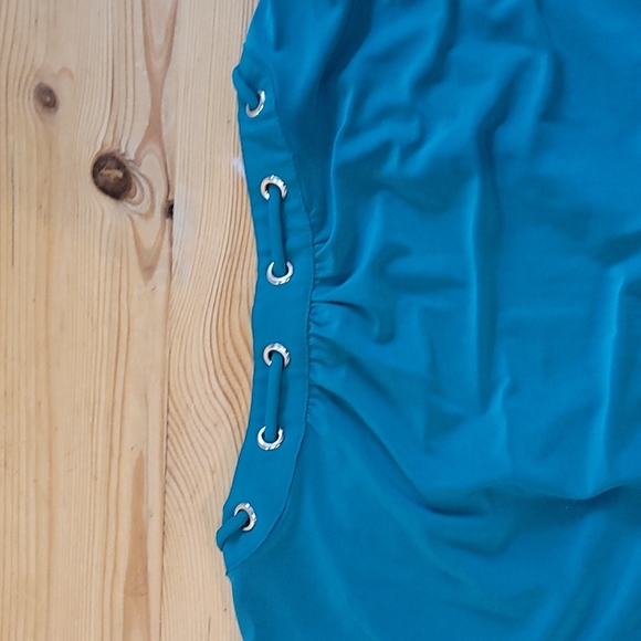 Sleeveless teal White House Black Market v-neck grommet detail tank top - Picture 6 of 7